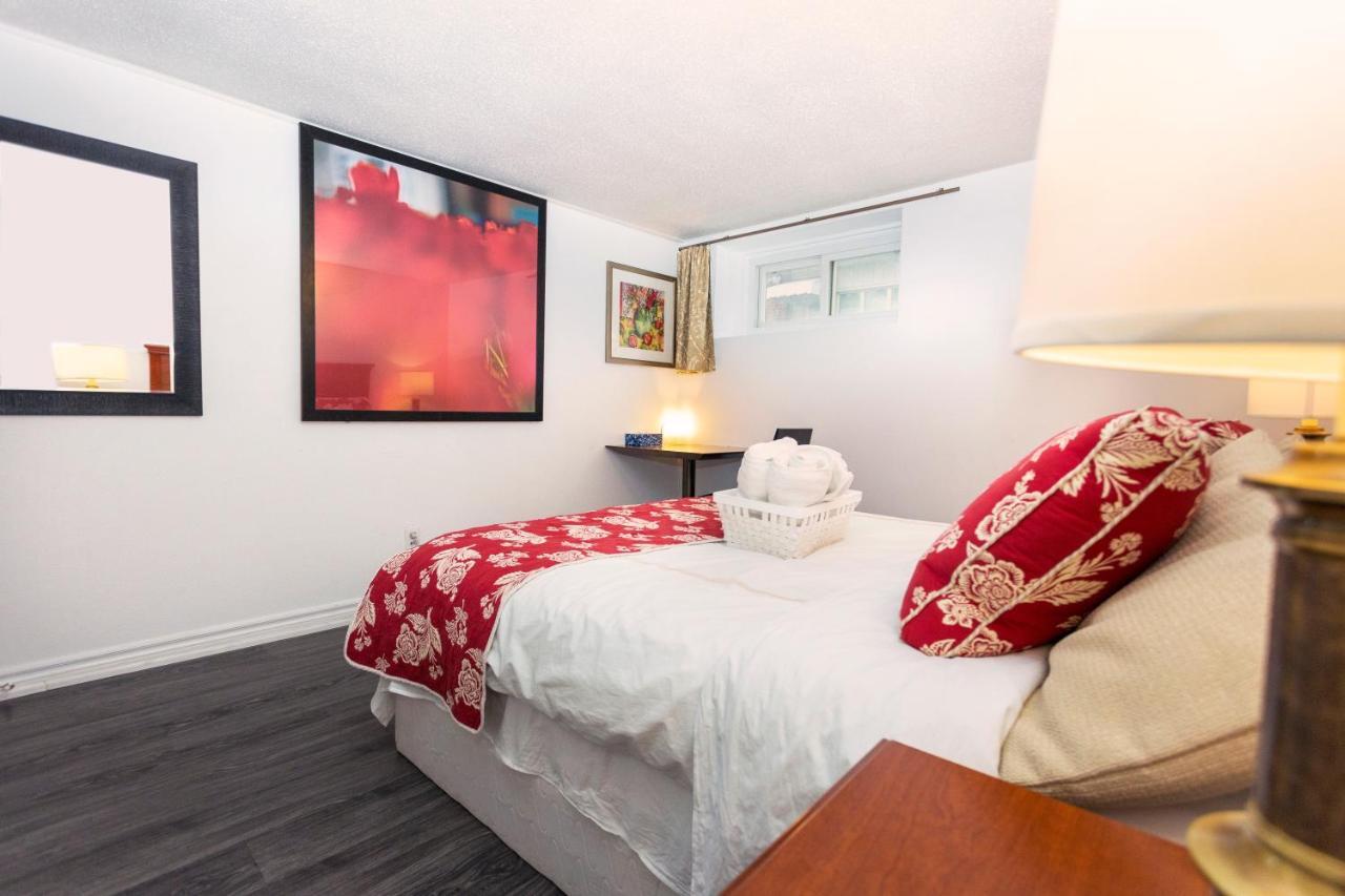 토론토 Cozy 3Br 2Bth Lower Unit, A Min To Hwy401, 404 & Dvp 빌라 외부 사진